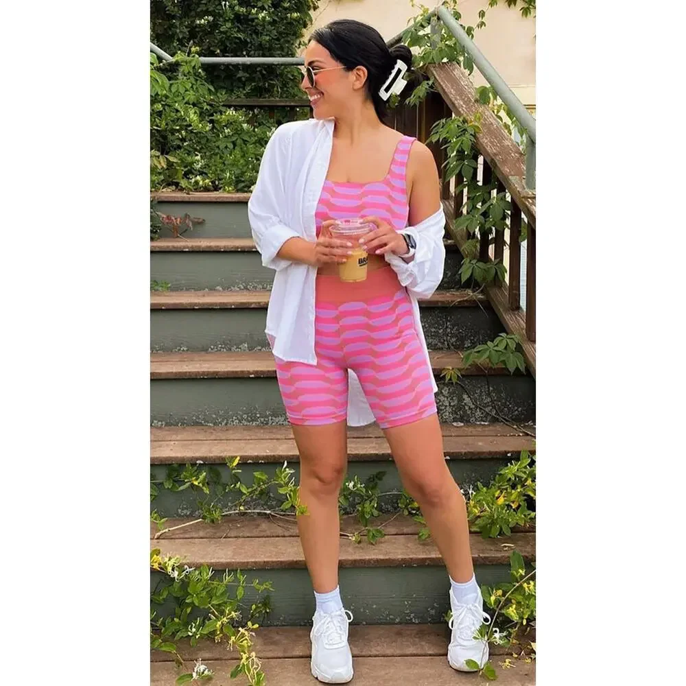 Fabletics Seamless High Waisted 9'' Rib Short Womens Small Pink Rave Geo New